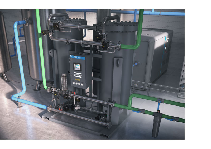 Инсталляция генератора азота Atlas Copco NGP 450+. Сзади изображен безмасляный винтовой компрессор Atlas Copco ZR 122 VSD FF. Слева изображен ресивер Атлас Копко. Вся система соединена трубопроводом AIRnet. Зеленые трубы - алюминиевые трубы для инертных газов, синие трубы - алюминиевые трубы для сжатого воздуха.