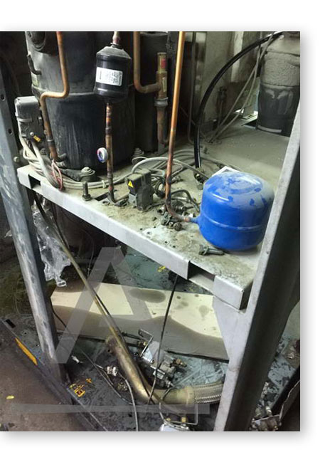 Ремонт компрессора Atlas Copco. Разобранный компрессор GA 75 VSD FF.